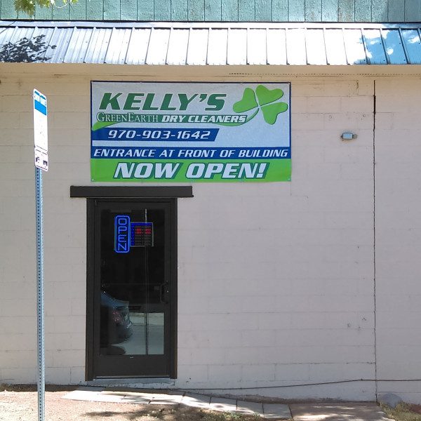 store Kelly's Dry Cleaners